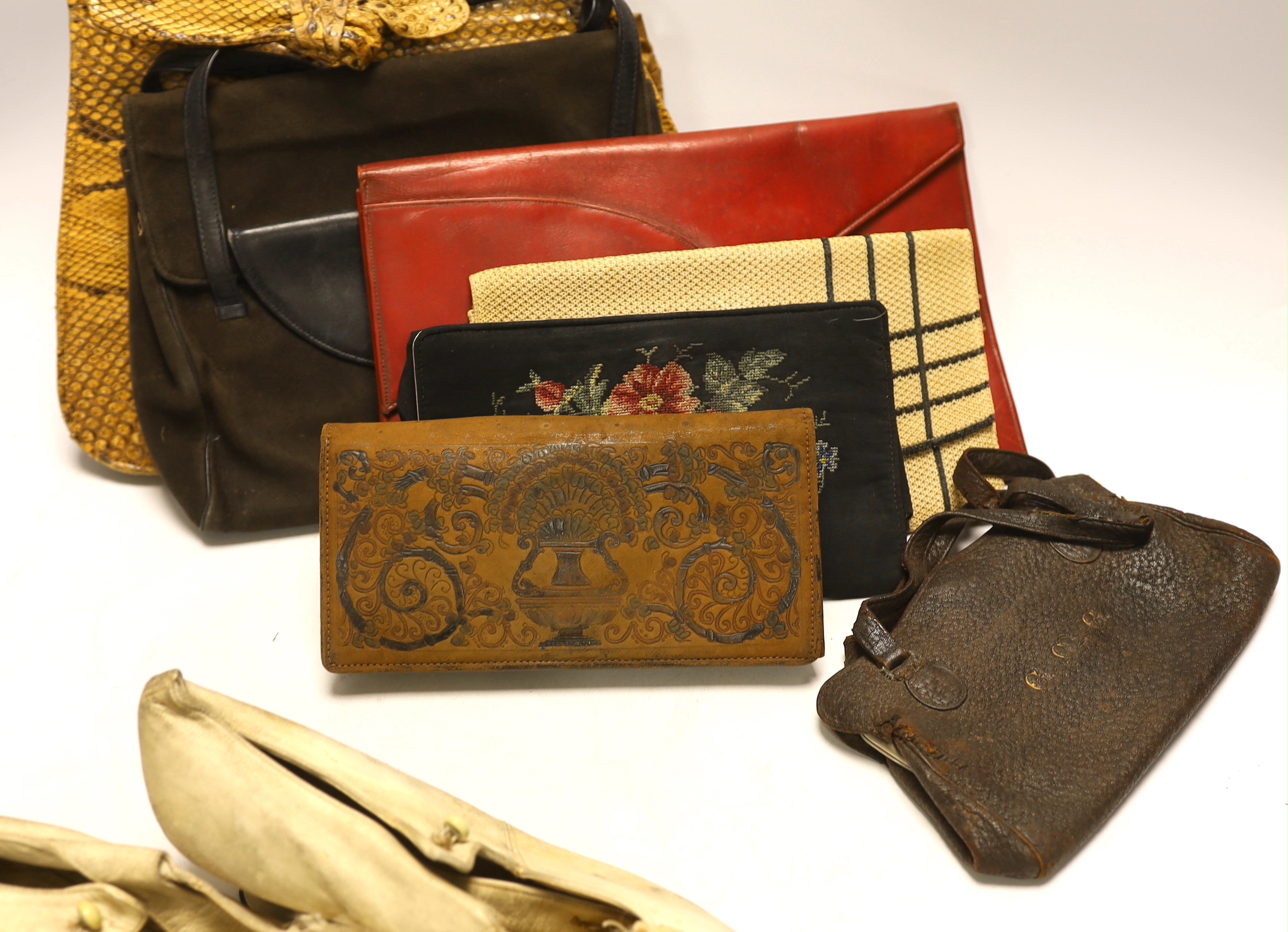 A pair of ladies Edwardian cream silk shoes, a snakeskin handbag, a 1940's clutch bag, etc.